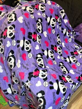 Purple Panda Heart Plush Throw Blanket, foldable and become a bag
